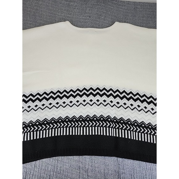 Ann Taylor Poncho Sweater Size XS/S Fair Isle White /Black Knit NWT $119 - Picture 6 of 8